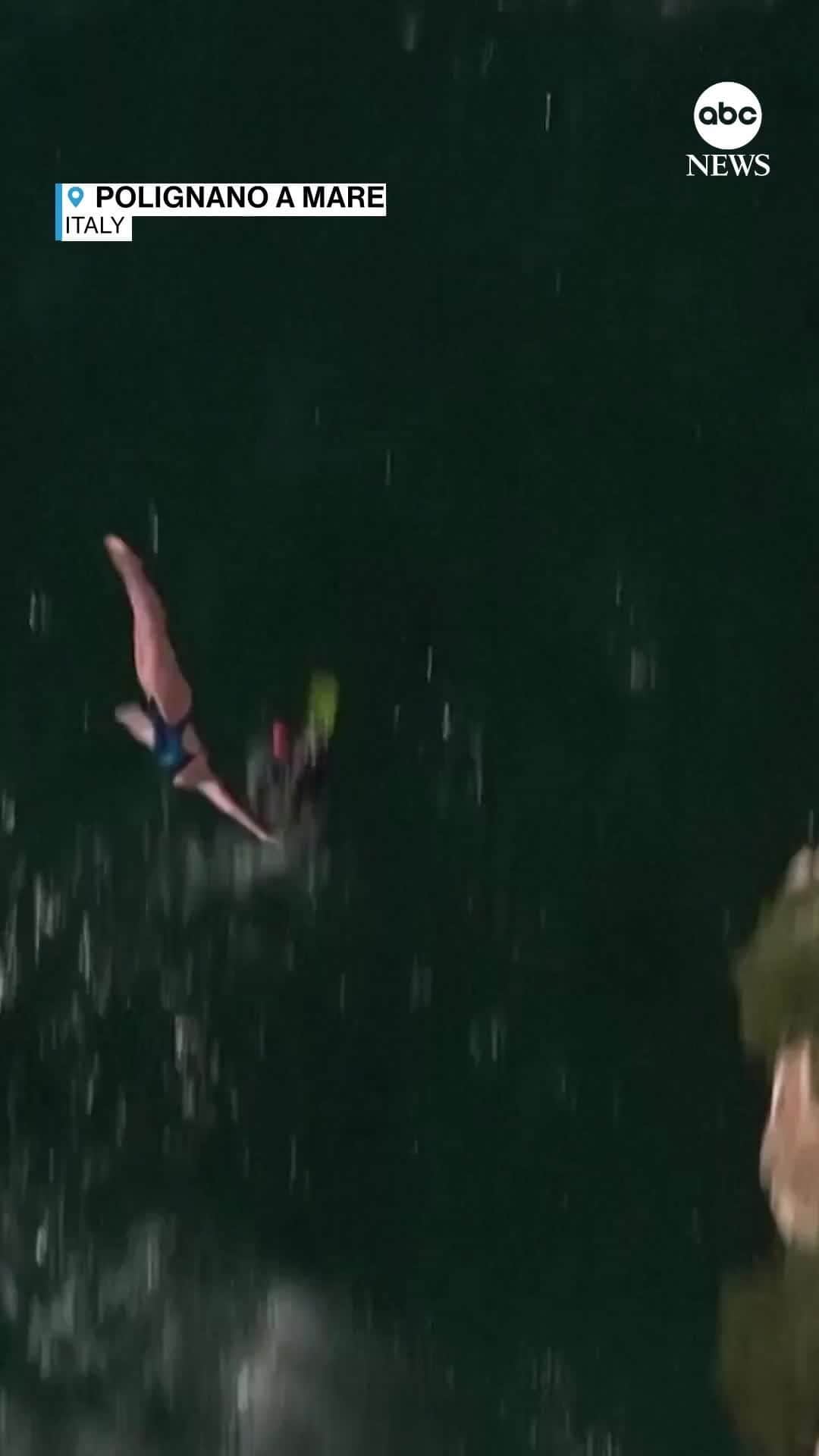 ABC Newsのインスタグラム：「DON'T LOOK DOWN: Cliff divers take to the air as they compete in the sport's World Series in beautiful Italy. #cliffdiving #italy」