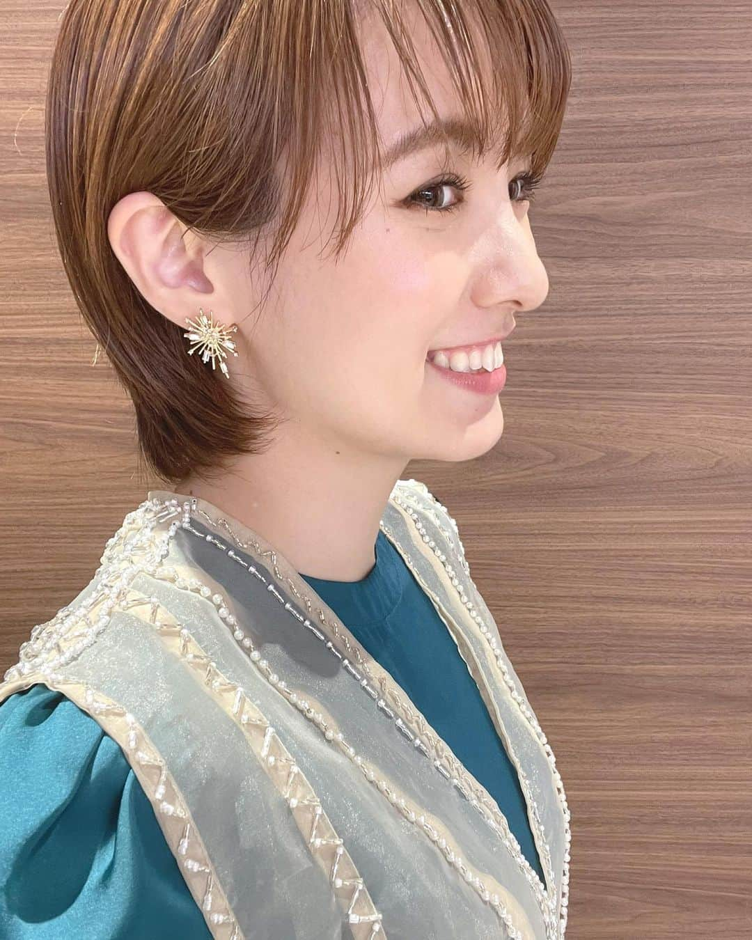 南明奈さんのインスタグラム写真 - (南明奈Instagram)「《プチブランチ》衣装✨  1・2枚目 ドッキングシャツ @hdxuly パンツ @elendeek サンダル @dianashoespress ピアス @ari._j  3・4枚目 セットアップ @aulaaila_official サンダル @randa_pic ピアス @popy_k  5・6枚目 ワンピース、ビスチェ @lepotokio  サンダル @dianashoespress ピアス @hemca_official  7・8枚目 タンクトップ @un3d_official スカート @anogh_official オフショルトップス @ezick.ec.official ピアス @amitiecredirdesign サンダル @randa_pic」7月3日 18時08分 - akinaminami