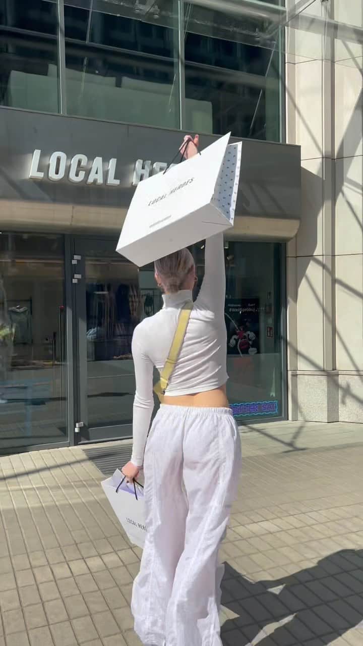 LOCAL HEROESのインスタグラム：「Want to know me better? Let’s go shopping 👙🛒 Summer Sale at LH Stores @localheroesstore_warsaw」