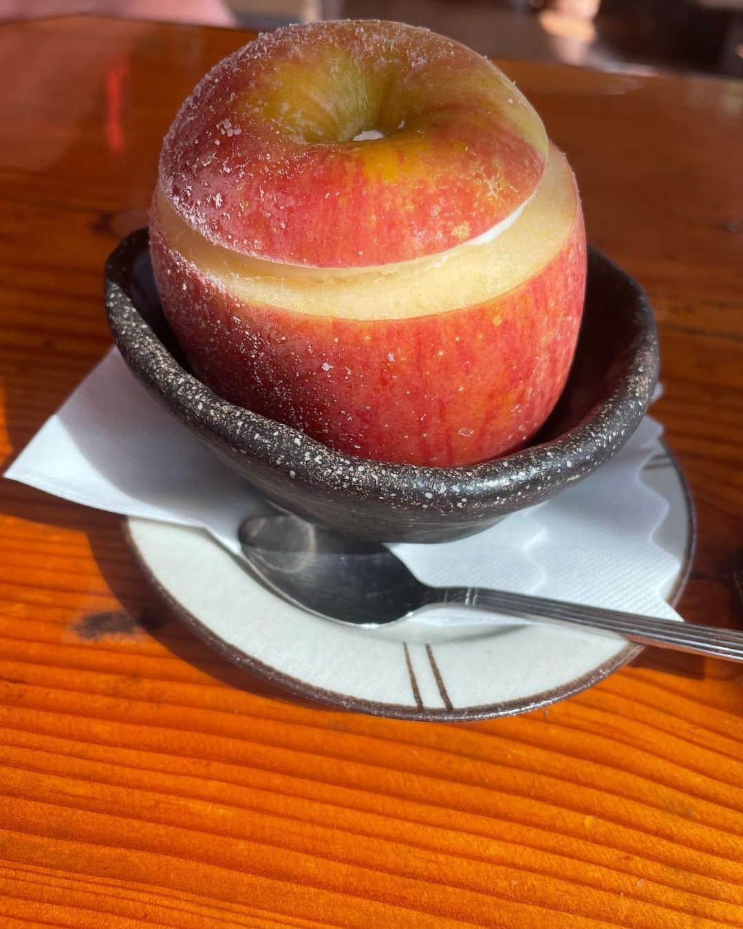 南武果歩のインスタグラム：「下山後のリンゴシャーベット沁みました🍎🤤」