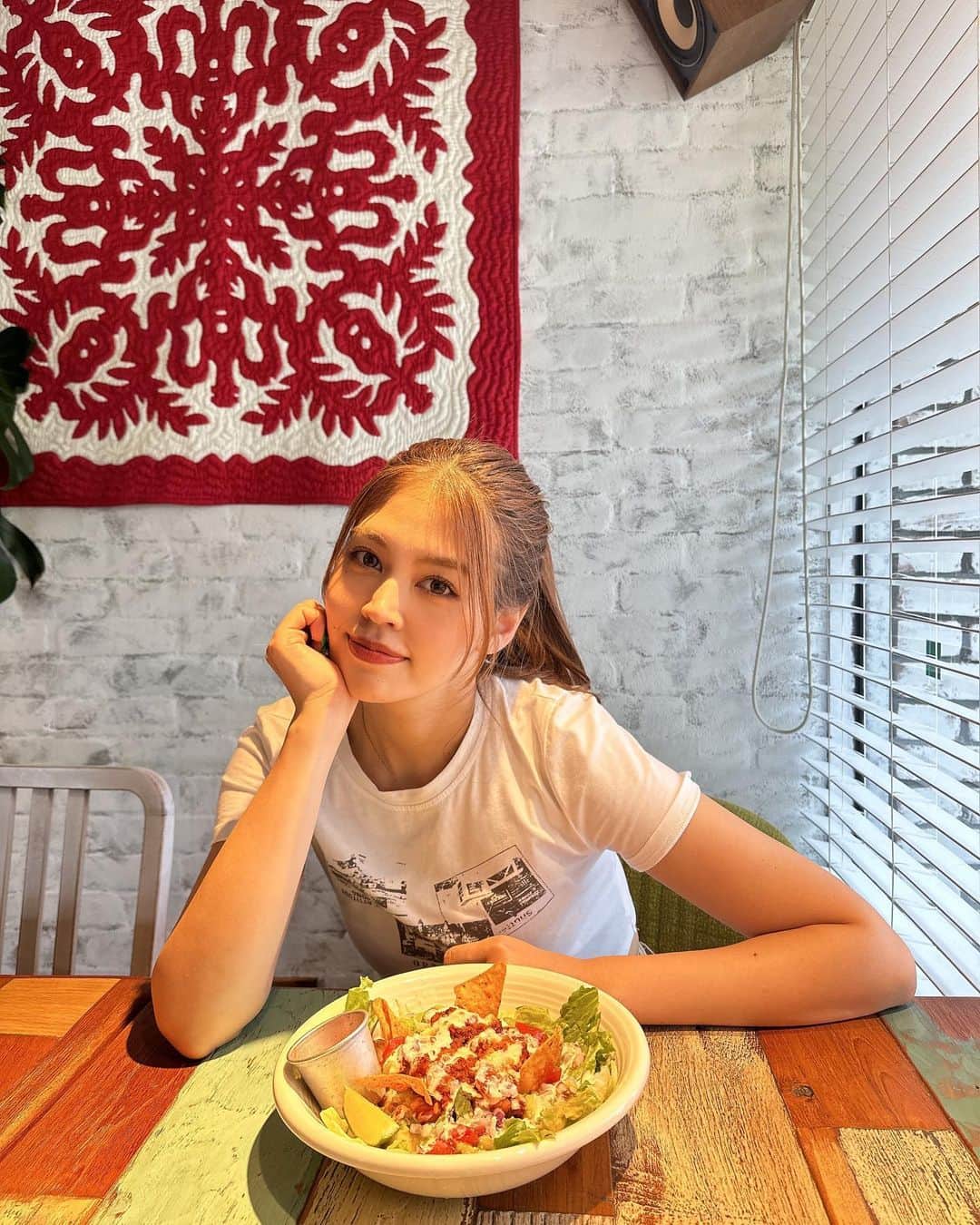 吉岡久美子さんのインスタグラム写真 - (吉岡久美子Instagram)「、 #コナズ珈琲 だいすき🥞🩷🍴  #タコライス 食べて #パンケーキ も完食🥺🫶🌈  おいしすぎて 胃袋無限大になれってなる🥺  コーヒーもおいしい！  みんなもいこ！ 、 、 、 #つぼみ大革命 #つぼみ #吉本 #よしもと #アイドル #idol #大阪 #東京 #神戸 #ライブ #instagood #いいね #フォローミー #カフェ #カフェ巡り #カフェ好きな人と繋がりたい #カフェスタグラム #カフェ巡り好きな人と繋がりたい #カフェラテ #カフェ部 #カフェ活 #カフェ女子 #ケーキ #スイーツ #コナズコーヒー #コナズカフェ」7月3日 18時25分 - kuunyaaan