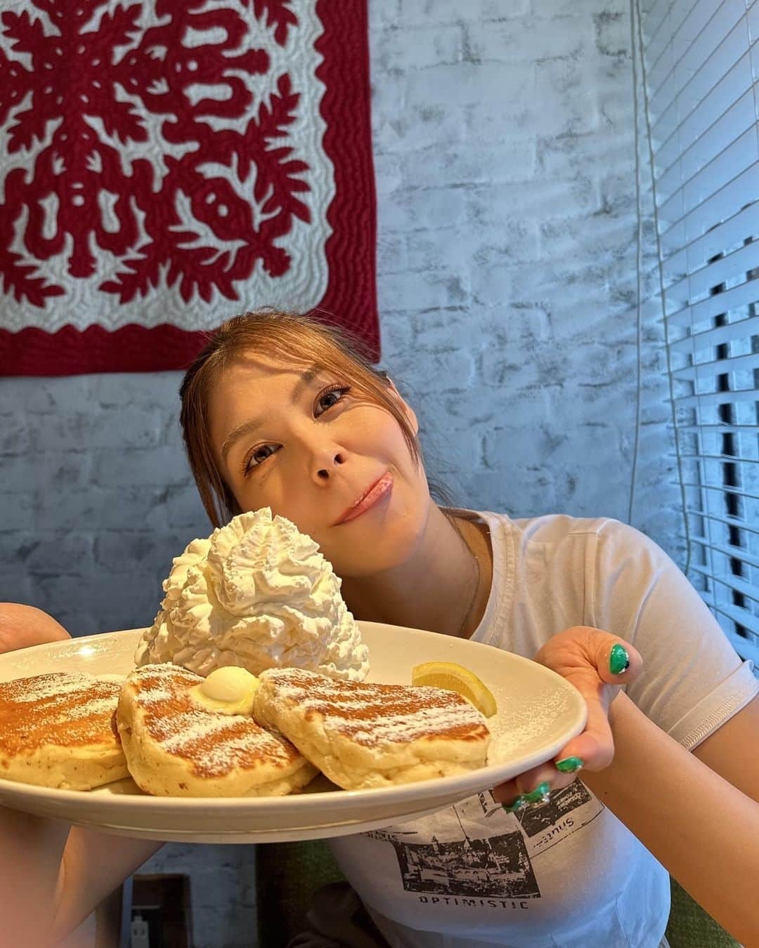 吉岡久美子のインスタグラム：「、 #コナズ珈琲 だいすき🥞🩷🍴  #タコライス 食べて #パンケーキ も完食🥺🫶🌈  おいしすぎて 胃袋無限大になれってなる🥺  コーヒーもおいしい！  みんなもいこ！ 、 、 、 #つぼみ大革命 #つぼみ #吉本 #よしもと #アイドル #idol #大阪 #東京 #神戸 #ライブ #instagood #いいね #フォローミー #カフェ #カフェ巡り #カフェ好きな人と繋がりたい #カフェスタグラム #カフェ巡り好きな人と繋がりたい #カフェラテ #カフェ部 #カフェ活 #カフェ女子 #ケーキ #スイーツ #コナズコーヒー #コナズカフェ」