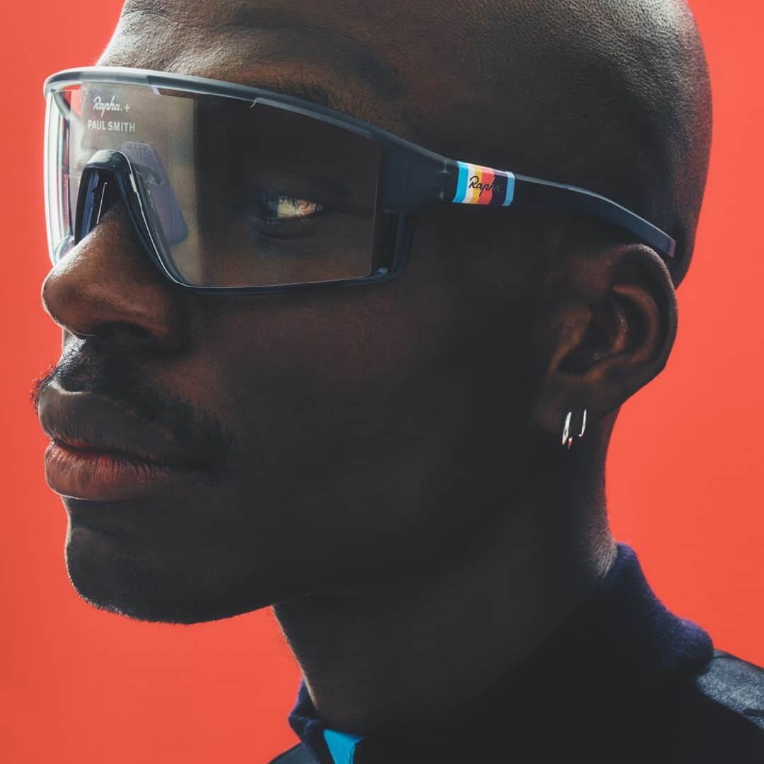  Apple StoreがサイクリングブランドRaphaの限定アクセサリーを入手