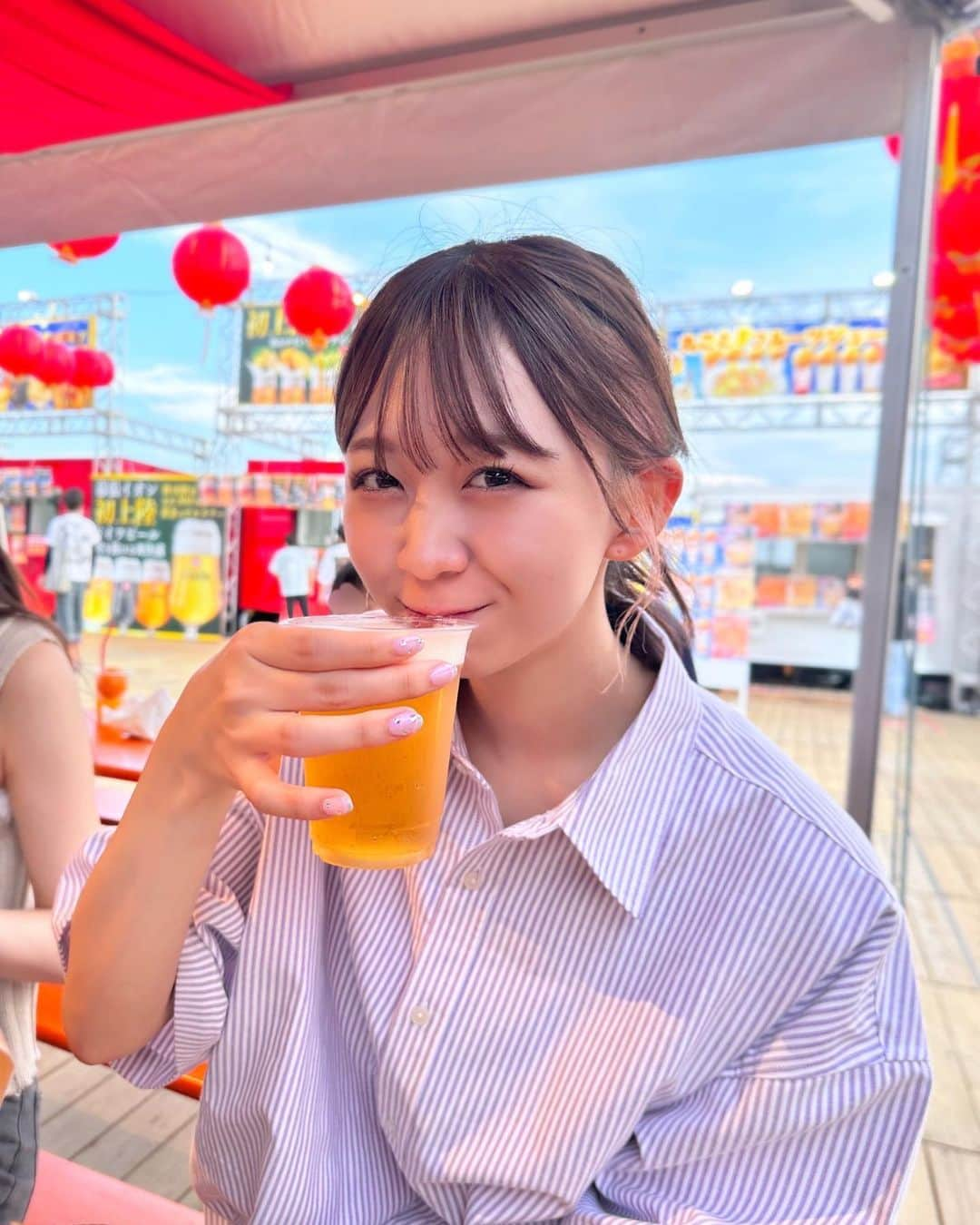 松田美里さんのインスタグラム写真 - (松田美里Instagram)「 夏〜🍻💧🧡   ライブ後ビールを片手に お肉やポテト 小籠包をたべたよ さいごにかき氷をいただいちゃった、、、   こういうとこで皆で食べるのたのしい！」7月3日 18時43分 - miri_matsuda