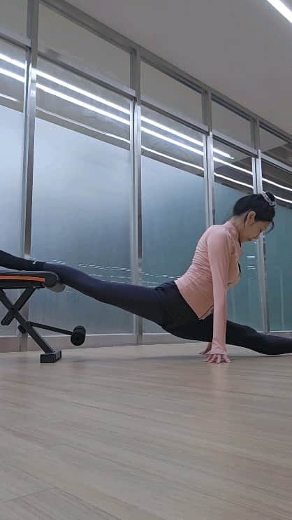 ダヒのインスタグラム：「부족하다는걸 뼈저리게 느낍니다... . . 근데 정말 힘이드네요😟」