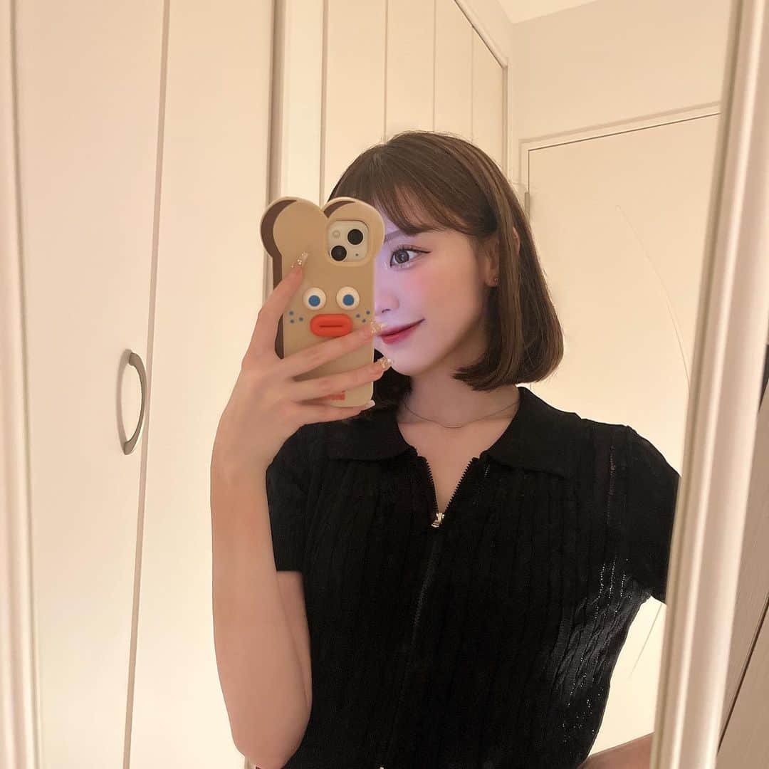 戸澤あいりのインスタグラム：「. 🖤🖤  #dholic」