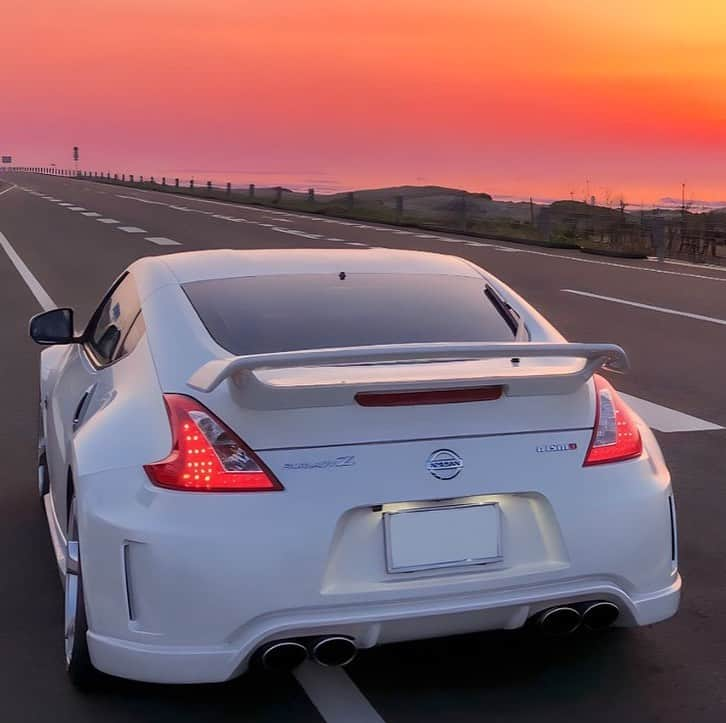 Nissanさんのインスタグラム写真 - (NissanInstagram)「We are sure this Nissan Z34 has been in some of the most beautiful places on earth 😍 Ready for this summer's adventure?  Don't forget to use the hashtag #MyNissanAdventure to be featured on our page. 📸:@shinya.z34  #Nissan #NissanZ34 #Z34 #NISMO」7月4日 22時30分 - nissan