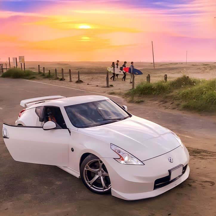 Nissanさんのインスタグラム写真 - (NissanInstagram)「We are sure this Nissan Z34 has been in some of the most beautiful places on earth 😍 Ready for this summer's adventure?  Don't forget to use the hashtag #MyNissanAdventure to be featured on our page. 📸:@shinya.z34  #Nissan #NissanZ34 #Z34 #NISMO」7月4日 22時30分 - nissan