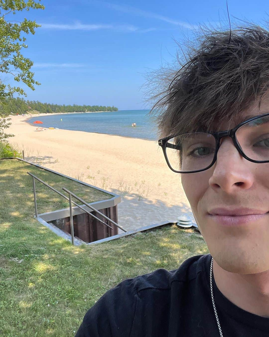 ケビン・クインのインスタグラム：「I’m back in one of my favorite places on earth spending the holiday with friends both new and old. Feeling grateful and at peace. Also, I’m heading down state to play a concert in Oshkosh on July 7. To anyone who will be in the greater Wisconsin area, I hope to see you there.」