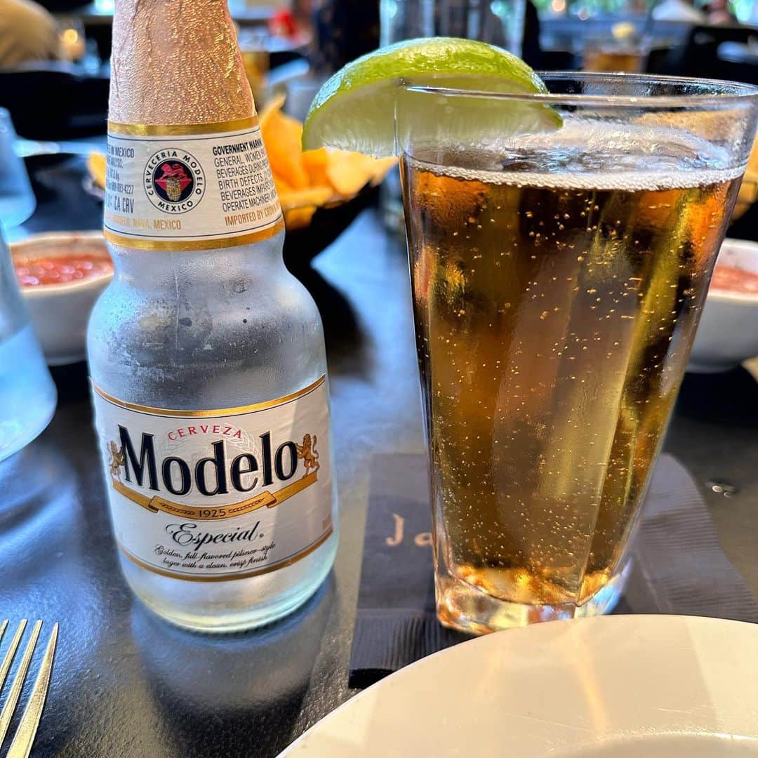井上公造さんのインスタグラム写真 - (井上公造Instagram)「サンディエゴでのランチは、やはりメキシカン。地元の友人に紹介してもらった。めっちゃ美味かった！サンディエゴ最高です❣️  #サンディエゴ  #サンディエゴグルメ  #メキシカン  #パドレス」7月4日 5時05分 - inouekozo39