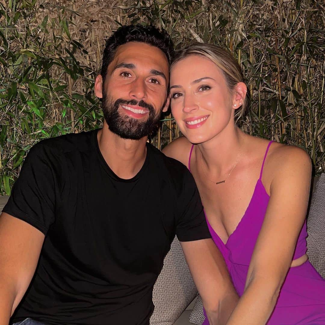 アルバロ・アルベロアのインスタグラム：「Feliz 14 aniversario, @arbeloa! Qué suerte encontrarnos en esta vida y qué bonito compartirla! Te quiero infinito!」