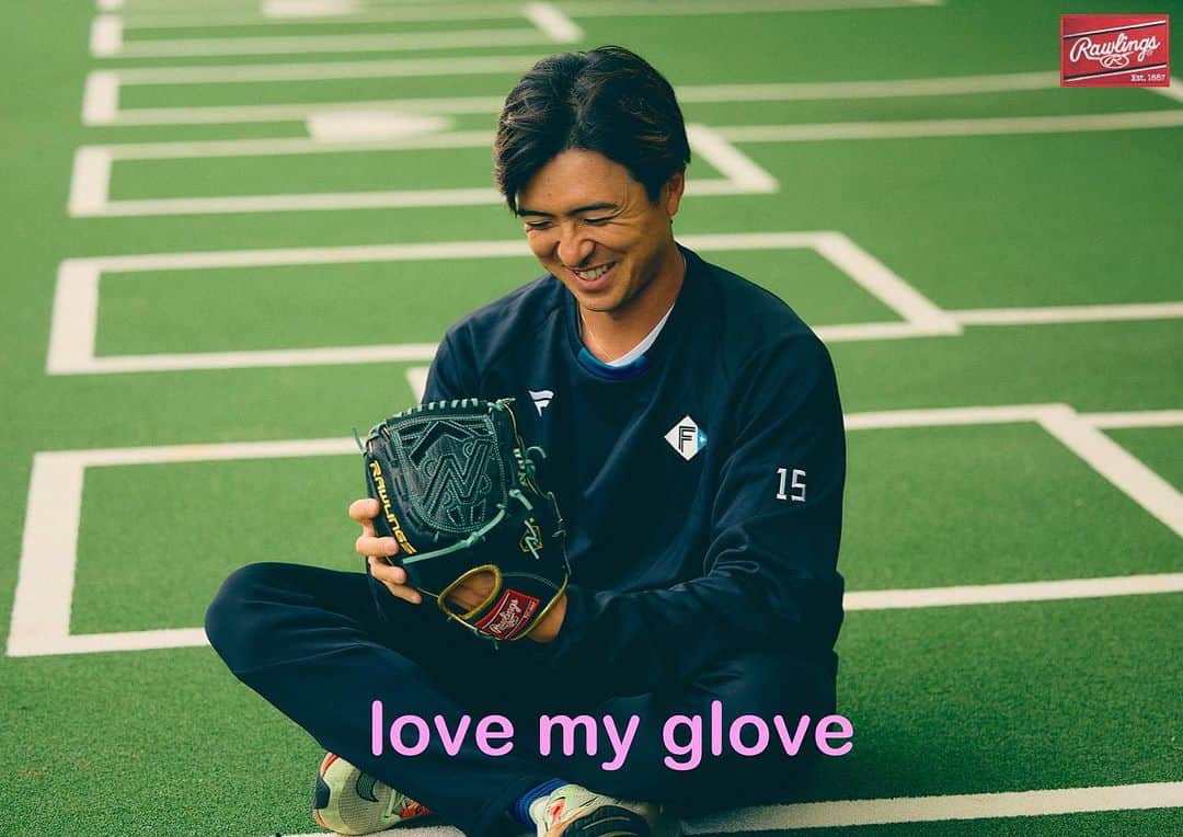 Rawlings Japanさんのインスタグラム写真 - (Rawlings JapanInstagram)「日本ハムファイターズ 上沢直之投手。  グラブに愛を込める。  グラブには愛がある。 gloveには、loveがある。  love my glove.  #ローリングス  #rawlings #glove #グラブ #グラブに愛をこめて #日本ハムファイターズ #上沢直之 #lovemyglove」7月3日 21時06分 - rawlings_japan_llc