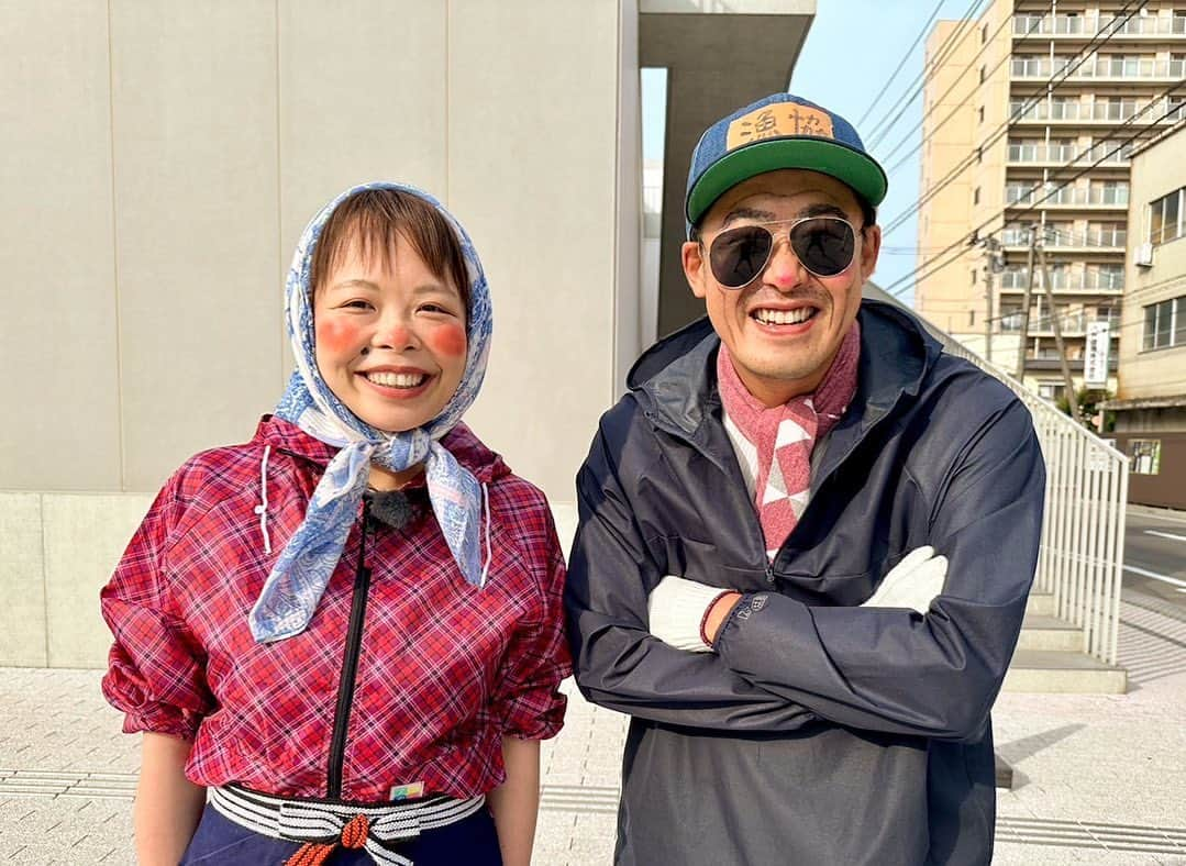 新山大のインスタグラム：「イサバのカッチャもイサバのトッチャも  みな実のマスターが好ぎだじゃ♡  #八戸 #香彩珈琲みな実 #ハレのちおやつ #ABA #ハレのちあした #7月4日放送 #イサバのカッチャ @yui_kosaka828  #イサバのトッチャ #漁協 #浜の夫婦が好きなおやつ」