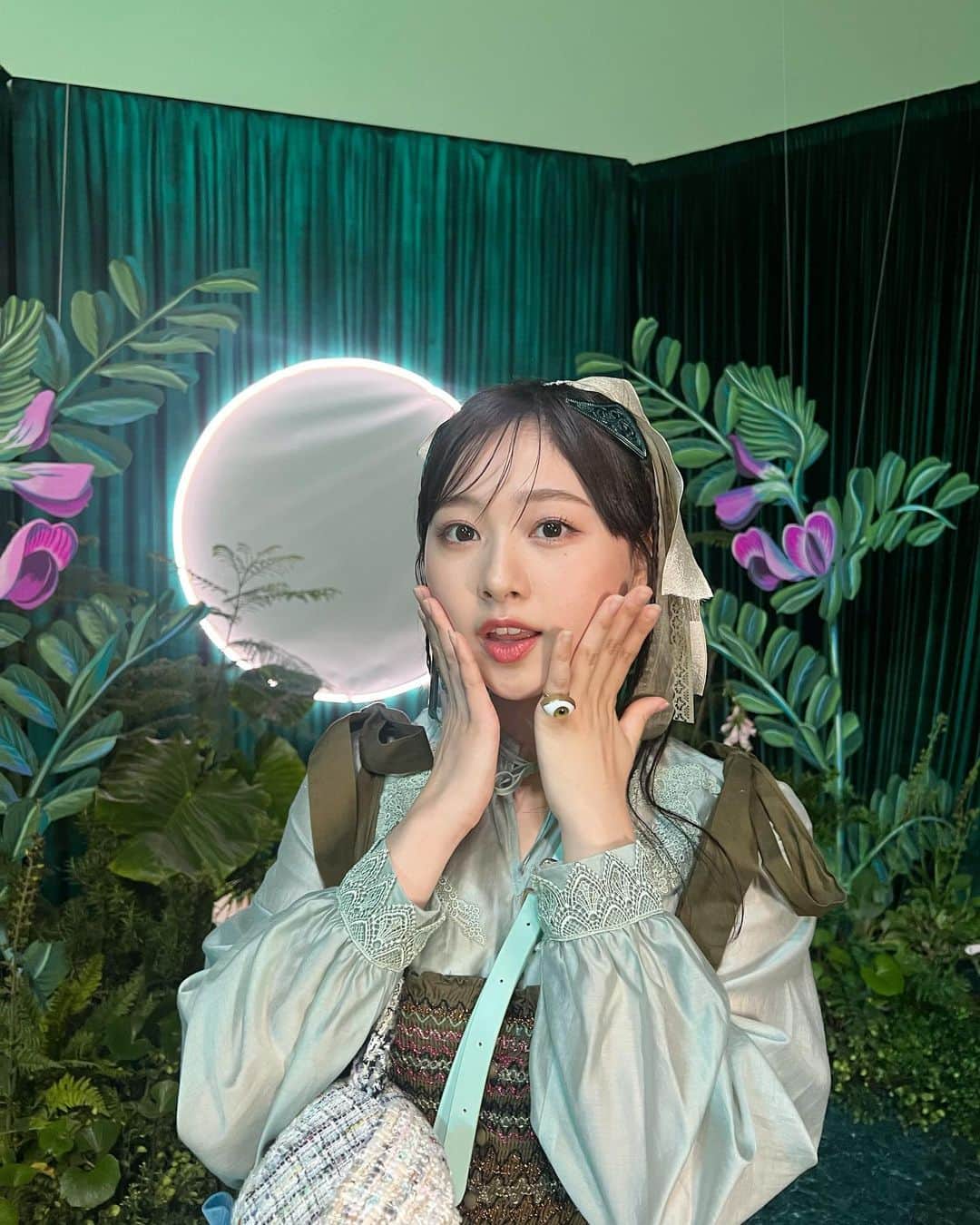 のインスタグラム：「10th Single 【Am I ready?】のMUSIC VIDEOが解禁されました🤍🫧  今年の夏はこの一曲で決まり！ 今から準備して、動き出しましょ～っ  #日向坂46 #AmIready #suzygram」