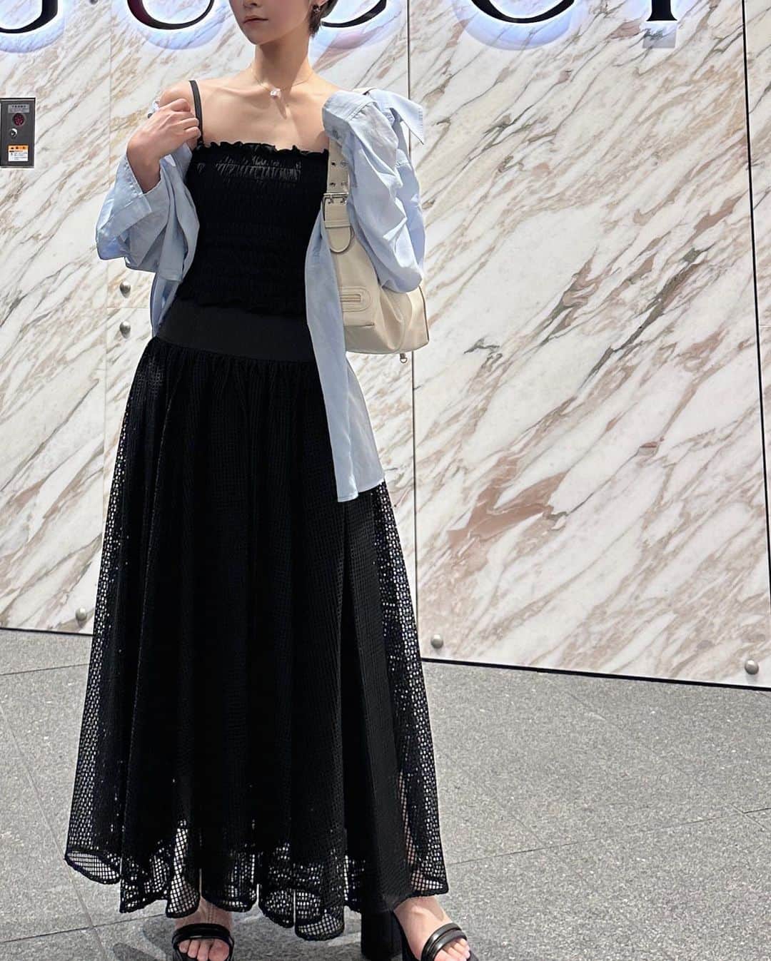 荒谷柚風さんのインスタグラム写真 - (荒谷柚風Instagram)「. 最近パンツが多かったから久しぶりに履いたスカート . 広がりかたが綺麗できていてテンションが上がる、、 . 動くたびにふわっとするのいいよね🫶🏻 . skirt @anuans.official  .」7月3日 21時16分 - yuzzz1111