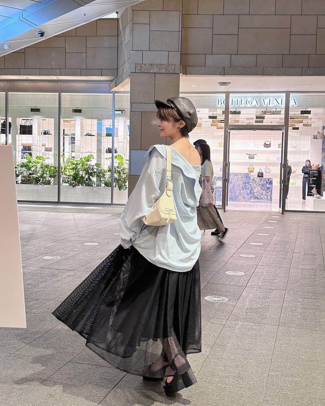 荒谷柚風さんのインスタグラム写真 - (荒谷柚風Instagram)「. 最近パンツが多かったから久しぶりに履いたスカート . 広がりかたが綺麗できていてテンションが上がる、、 . 動くたびにふわっとするのいいよね🫶🏻 . skirt @anuans.official  .」7月3日 21時16分 - yuzzz1111