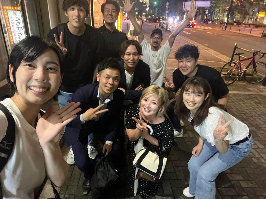 浅岡遥太さんのインスタグラム写真 - (浅岡遥太Instagram)「・バレーボール芸人さとゆり ・デルフィーノから住友電工行った川合 ・クボタのリベロ早瀬川 ・元警視庁監督じんやさん ・奈良に行った一般人に見えないしゅん ・福澤さんの対角だったこーちゃん ・そろそろ東京のあきな ・なんか大阪にいた亜美  みんな集まってくれました☺️  みんなさいこー🐙大阪さいこー🐙」7月3日 21時19分 - yota.volley