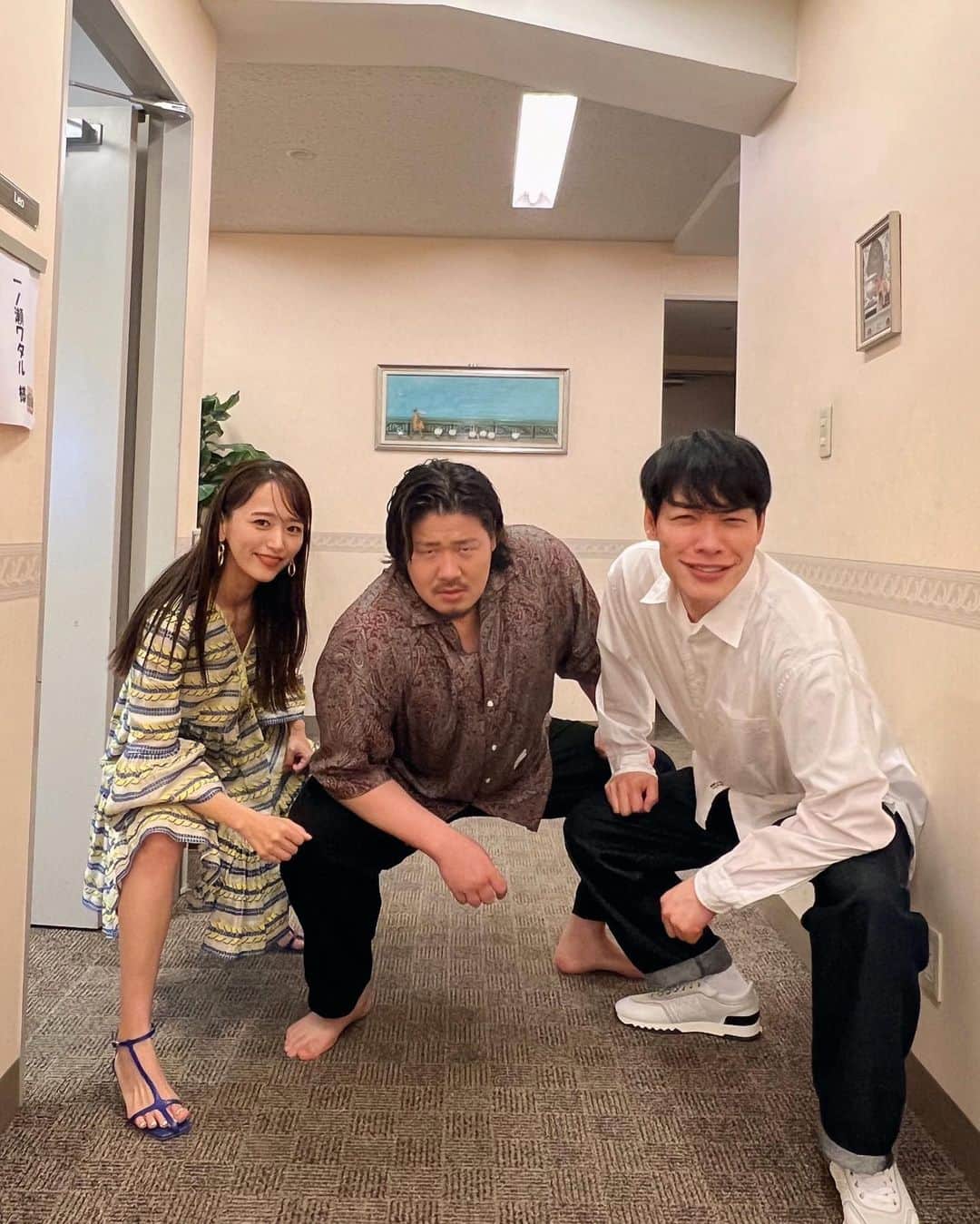 近藤千尋のインスタグラム：「スター性格診断show📺 またまたお邪魔しております❤️🥰 スペシャルです〜！！！ サンクチュアリの一ノ瀬ワタルさんと 川島先生と📷‼️🎵 芸能人の皆さんの それぞれの性格が出ていて楽しかった😳🤍  是非ご覧ください❤️  one-piece @katespadejapan pierce @unoaerre_japan shoes @dianashoespress  #近藤千尋衣装」