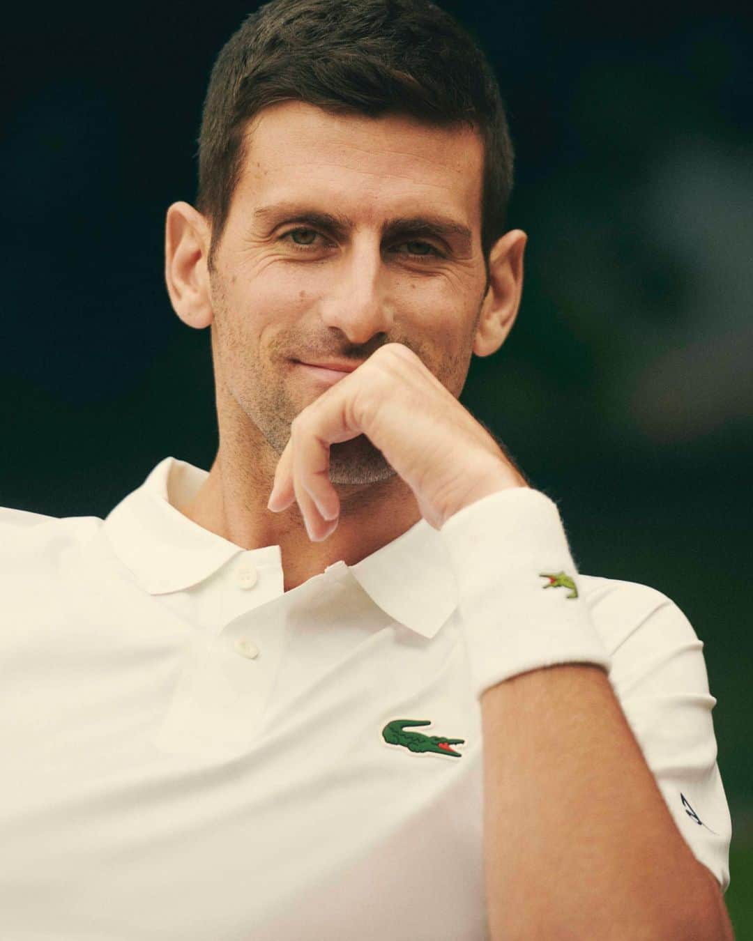 Lacosteのインスタグラム：「Embracing elegance and style to conquer London's grass courts. Again. 🌿  Meet @djokernole's London kit, available now on lacoste.com.  #TeamLacoste」