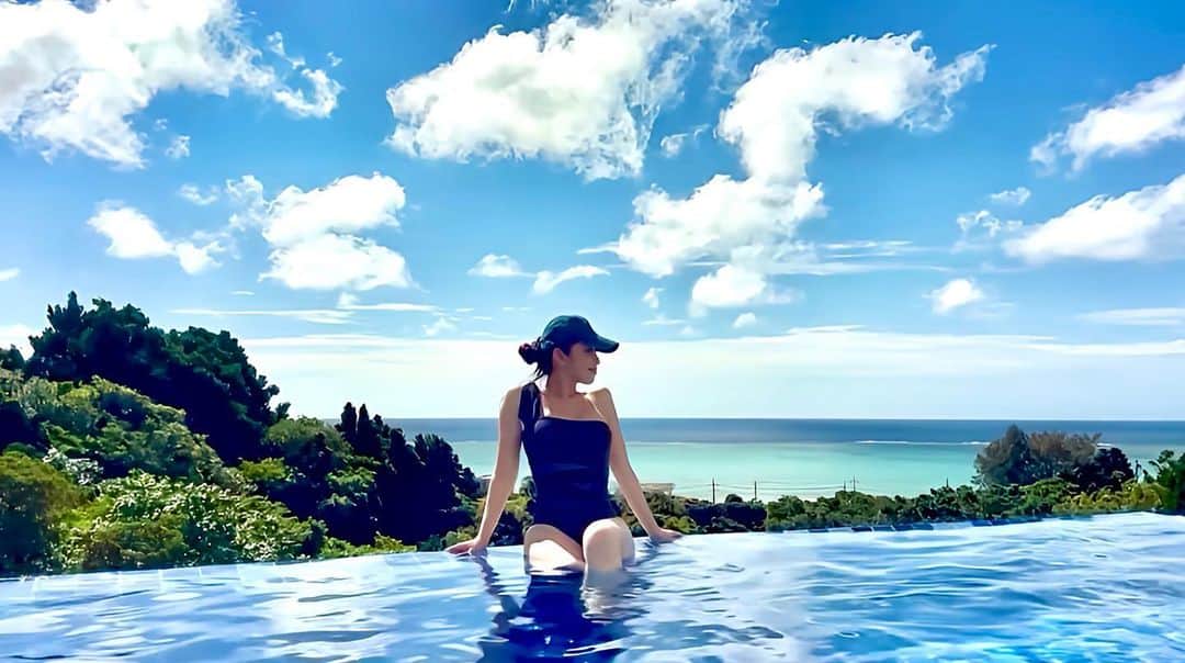 PINKYのインスタグラム：「YouTubeを更新しました🎥 　 今回は5日間の沖縄旅行vlogです🌺 　 ストーリーズやプロフィールのリンクからYouTubeを見ることができますので、よろしければご覧ください🫶🪽  ・・・・・・・  #おゆうちゃんねる #OyuuChannel #YouTube #PINKY #沖縄旅行」