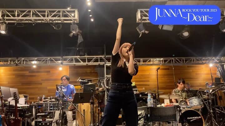 JUNNAのインスタグラム：「ツアーリハの様子を少しだけ公開🫶🏻  ネタバレくらいたくない方はみないことをおすすめするけど、、、  ちょっとでもライブ気になる人はみるべし✌🏻」