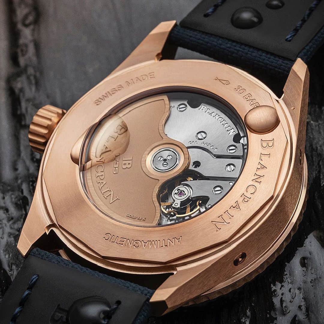 Daily Watchさんのインスタグラム写真 - (Daily WatchInstagram)「The magnificent @blancpain1735 Bathsycape Quantieme Complet was launched last year. The rose gold version shown here is both versatile and luxurious and could be a perfect everyday watch. What do you think? #blancpain #blancpainbathyscaphe」7月3日 21時27分 - dailywatch