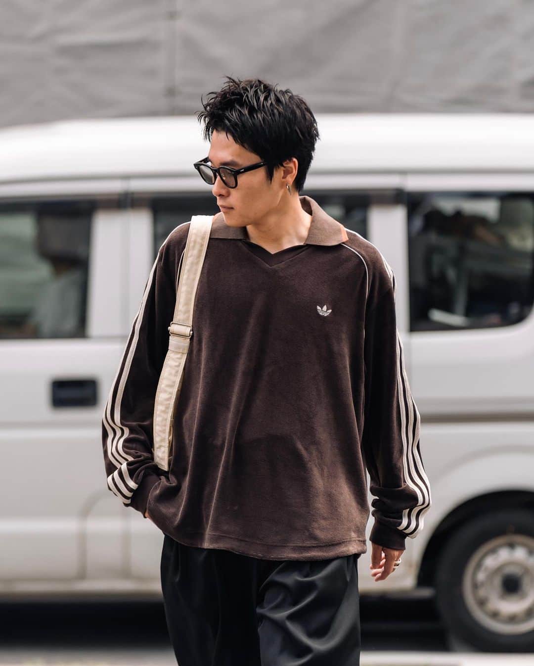 Ryoさんのインスタグラム写真 - (RyoInstagram)「Today's outfit🚶  eyewear : @yuichi_toyama_official  tops : @walesbonner × @adidasoriginals  pants : @the_clesste  shoes : @adidasoriginals × @walesbonner  bag : @lemaire_official   #clesste #yuichitoyama  #walesbonner  #adidas  #samba #lemaire」7月3日 21時29分 - ryo__takashima