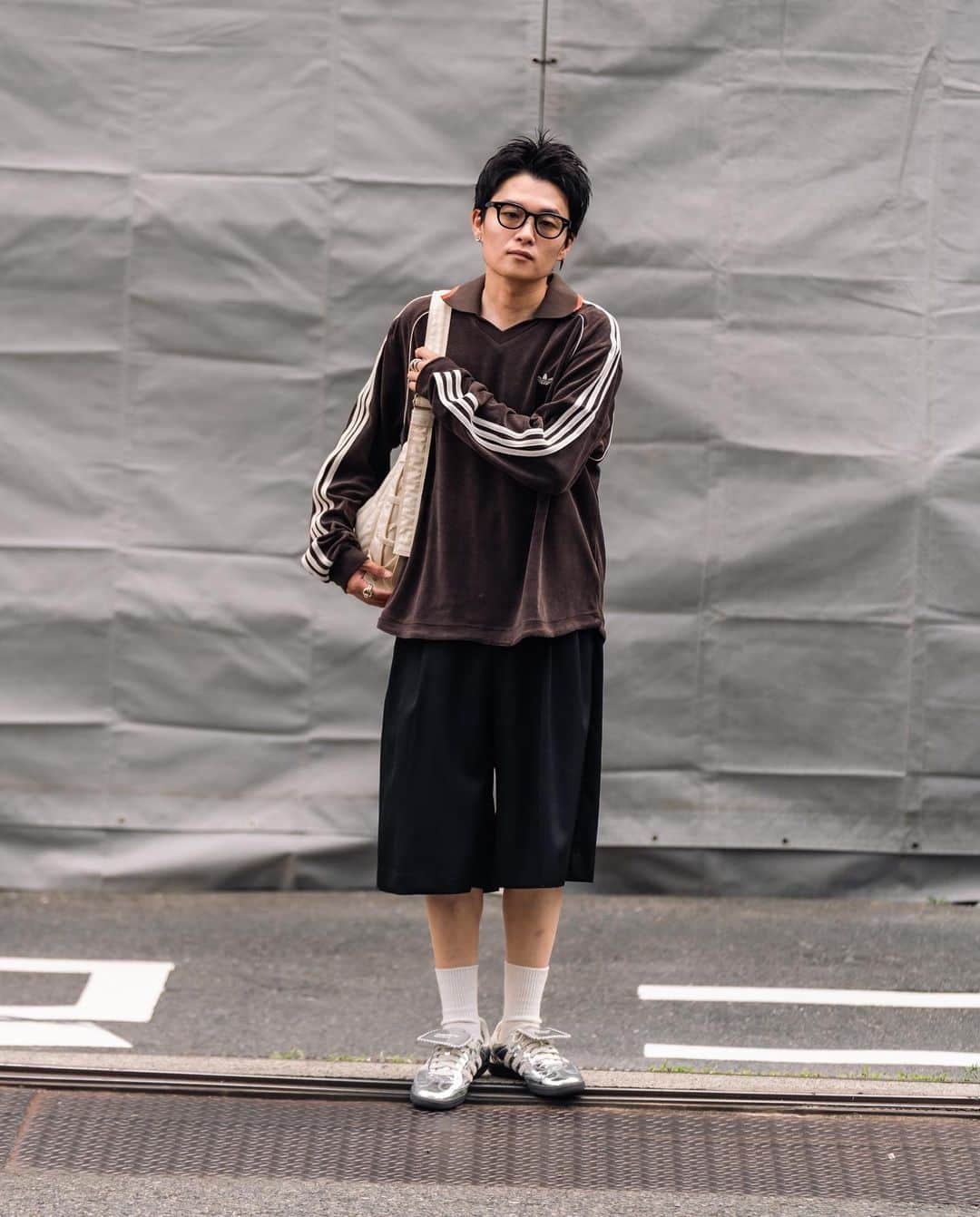 Ryoさんのインスタグラム写真 - (RyoInstagram)「Today's outfit🚶  eyewear : @yuichi_toyama_official  tops : @walesbonner × @adidasoriginals  pants : @the_clesste  shoes : @adidasoriginals × @walesbonner  bag : @lemaire_official   #clesste #yuichitoyama  #walesbonner  #adidas  #samba #lemaire」7月3日 21時29分 - ryo__takashima