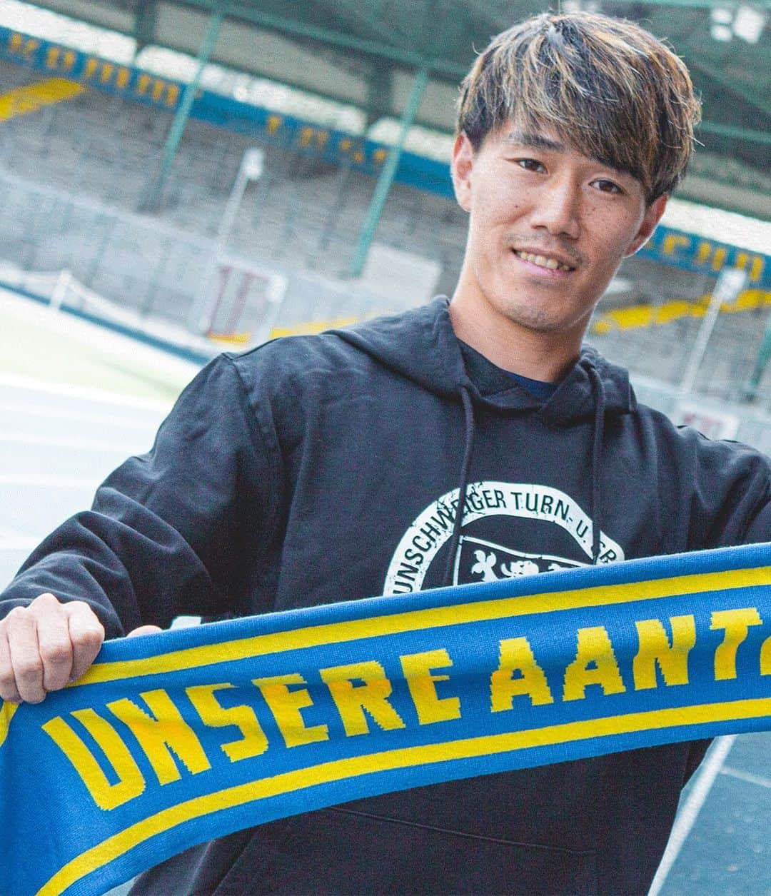 遠藤渓太のインスタグラム：「Endo bleibt!💙💛  Die Löwen verlängern die Leihe des Japaners vom @1.fcunion um ein weiteres Jahr!👏  Auf ein Neues, Keita! Wir freuen uns!🙌  ______ #wirsindeintracht 📸 Eintracht, imago/Nordphoto, Langer」