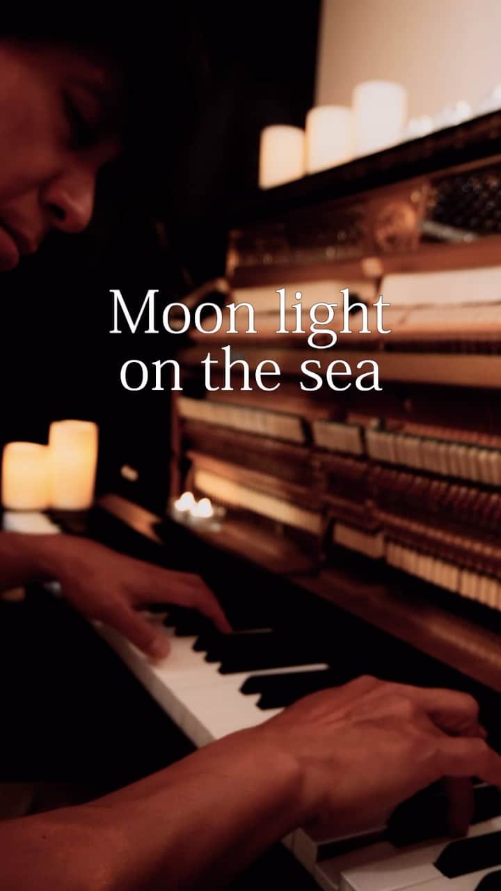 望月衛介のインスタグラム：「Full moon today. 🌕 I have to write a song.   Even though we are so close, I can’t see you. At least on moonlight nights…  #moonlight #fullmoon #imissyou  #eisukemochizuki  #piano #pianist  #composer  #originalsong  #originalcomposition #healing #heal #chill #chillmusic  #newage  #newagemusic  #classic #classical  #ピアノ #ピアニスト #癒し #ニューエイジ #ヒーリング #オリジナルソング #作曲 #満月作曲 #望月衛介 #fullmoon #満月」