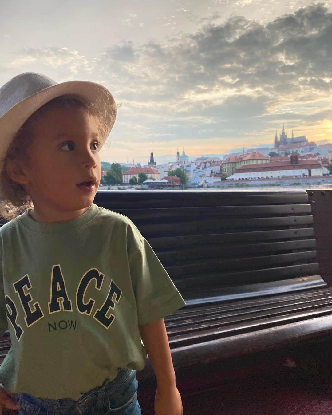 ペトラ・ネムコバさんのインスタグラム写真 - (ペトラ・ネムコバInstagram)「The Bridges 🌉 💫 🌌  These postcard-like images of Bodhi in Prague evoke a strong sense of joy and honor as I reflect on the grandeur of Charles Bridge and Prague. It was a remarkable experience to share this moment with Bodhi for the first time, where our footsteps echoed the rich history of Prague, our homeland, the Czech Republic.   Did you know that according to tales passed down through generations, the positioning of this majestic bridge is believed to align with celestial and astrological forces? Legends speak of its connections to solstices, equinoxes, and even specific constellations, infusing the bridge with an otherworldly energy. 🌗🌠  As the Supermoon graces the sky today on July 3rd and the Sirius Gateway begins on July 4th, let us connect with the highest frequencies of this Supermoon and Sirius, our spiritual sun.   Let's embrace the harmony between the celestial and the earthly, just like Charles Bridge, and become the bridges we need for our collective PEACE now and in the future. 💫  Have a blessed week, Fullmoon Supermoon & Sirius Gateway. ✨🌕 ⭐️   #CharlesBridge #Czechia 🇨🇿 #Supermoon #FullMoon #ProudHeritage  💚 Bodhi’s sustainable fashion outfit by @molo」7月3日 21時45分 - pnemcova