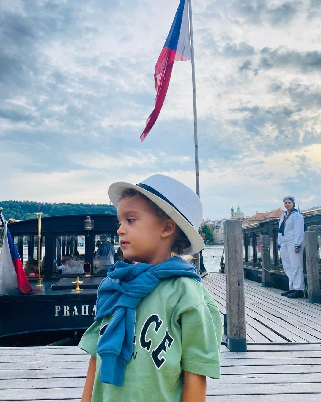 ペトラ・ネムコバさんのインスタグラム写真 - (ペトラ・ネムコバInstagram)「The Bridges 🌉 💫 🌌  These postcard-like images of Bodhi in Prague evoke a strong sense of joy and honor as I reflect on the grandeur of Charles Bridge and Prague. It was a remarkable experience to share this moment with Bodhi for the first time, where our footsteps echoed the rich history of Prague, our homeland, the Czech Republic.   Did you know that according to tales passed down through generations, the positioning of this majestic bridge is believed to align with celestial and astrological forces? Legends speak of its connections to solstices, equinoxes, and even specific constellations, infusing the bridge with an otherworldly energy. 🌗🌠  As the Supermoon graces the sky today on July 3rd and the Sirius Gateway begins on July 4th, let us connect with the highest frequencies of this Supermoon and Sirius, our spiritual sun.   Let's embrace the harmony between the celestial and the earthly, just like Charles Bridge, and become the bridges we need for our collective PEACE now and in the future. 💫  Have a blessed week, Fullmoon Supermoon & Sirius Gateway. ✨🌕 ⭐️   #CharlesBridge #Czechia 🇨🇿 #Supermoon #FullMoon #ProudHeritage  💚 Bodhi’s sustainable fashion outfit by @molo」7月3日 21時45分 - pnemcova