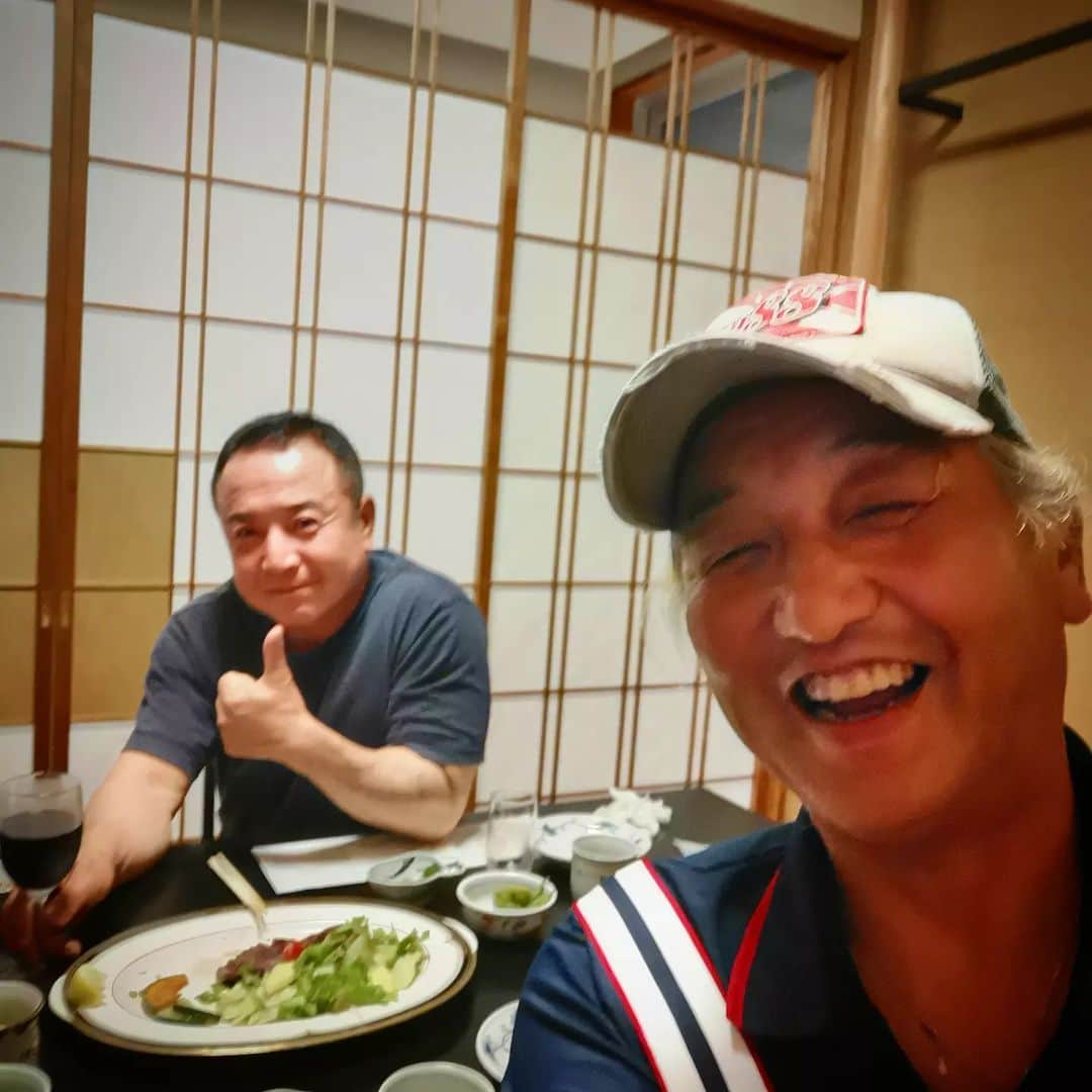 広部俊明のインスタグラム：「明日の打ち合わせ!北九州のスペシャルテクニカルダイバー大濱さんと飲んでます!明日もぐれるといいなー、稲積に潜りたい人は検索してください!」