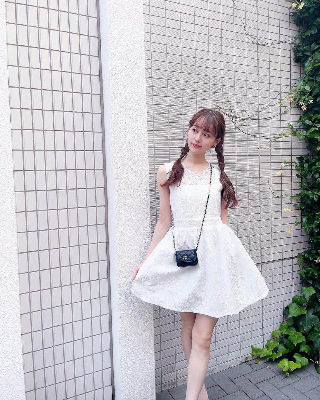 牧野真鈴さんのインスタグラム写真 - (牧野真鈴Instagram)「可愛いワンピース🤍  やっぱり夏服が1番好き✨✨  #samoyed #chanel」7月3日 21時53分 - makino_marin