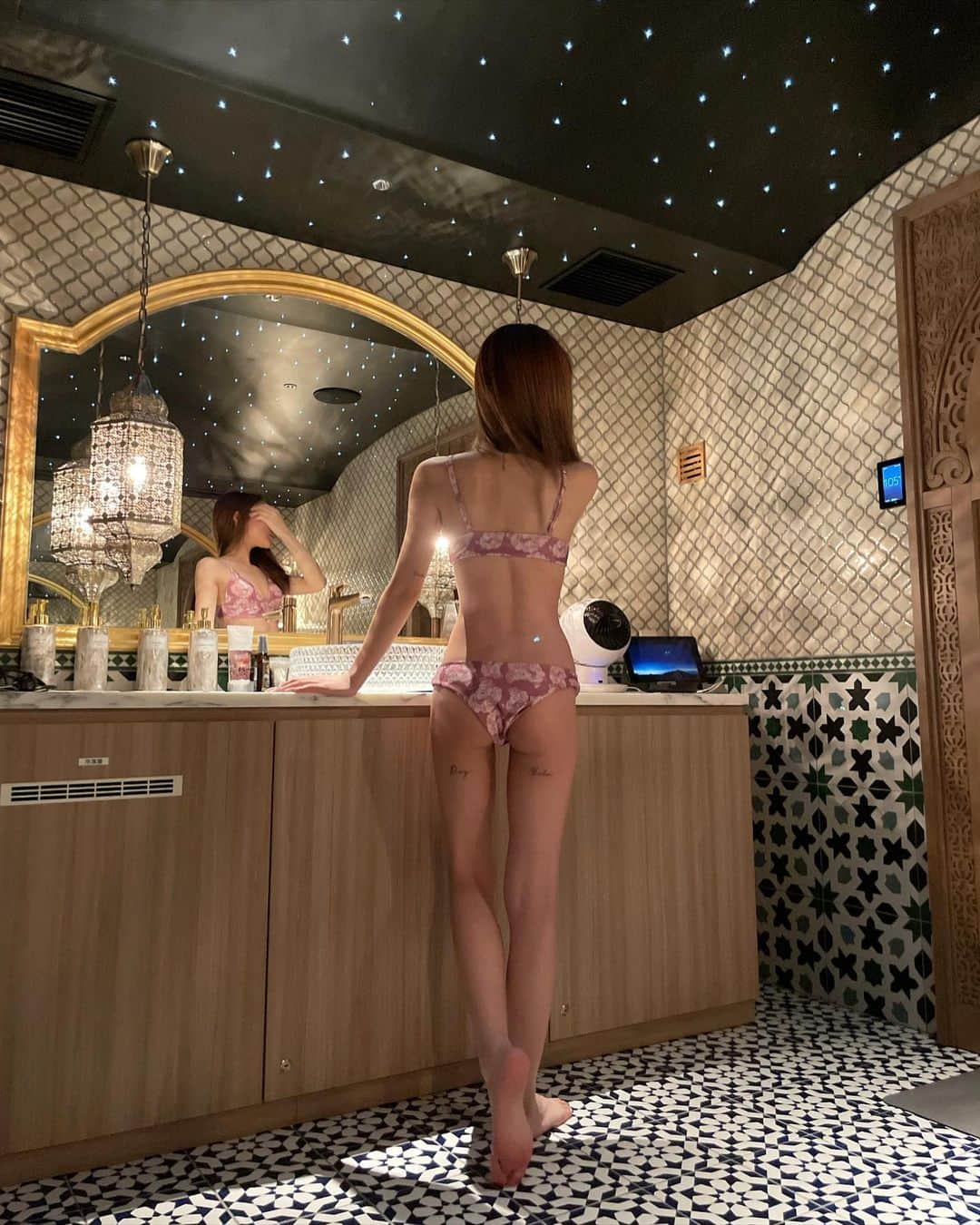 橋本恵里花さんのインスタグラム写真 - (橋本恵里花Instagram)「@kudochi_sauna 🧖🏻‍♀️🍃」7月3日 22時19分 - erk_hsmt28