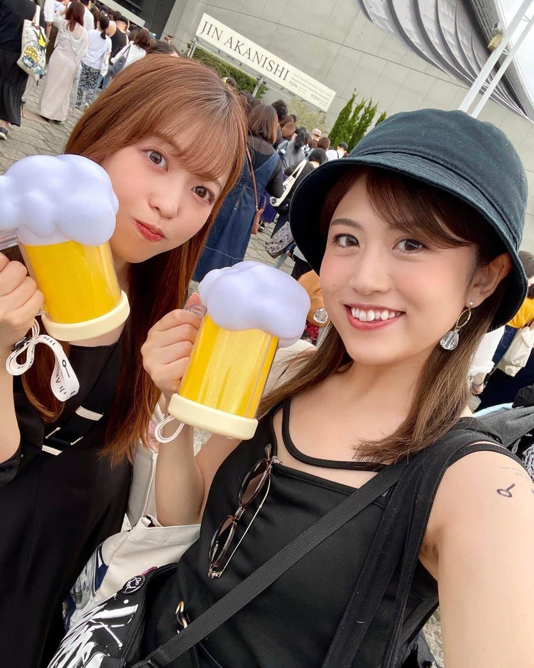 長澤佑香さんのインスタグラム写真 - (長澤佑香Instagram)「⁡ ⁡ 𝐉𝐈𝐍 𝐀𝐊𝐀𝐍𝐈𝐒𝐇𝐈  𝟏𝟎𝐭𝐡 𝐀𝐧𝐧𝐢𝐯𝐞𝐫𝐬𝐚𝐫𝐲 𝐋𝐢𝐯𝐞 𝟐𝐃𝐚𝐲𝐬 𝟕/𝟏 𝐩𝐡𝐨𝐭𝐨📸 ⁡ グッズ3時間半待ち🥹 欲しくてたまらなかったビール型ペンラ と3時間半の間に飲みたくてたまらなか ったビールが飲めて浮かれている1枚か らどうぞ🤗笑 ⁡ ⁡ #赤西仁 #JINAKANISHI #代々木第一体育館 #10周年ライブ #jips #ビール」7月3日 22時26分 - ykngsw