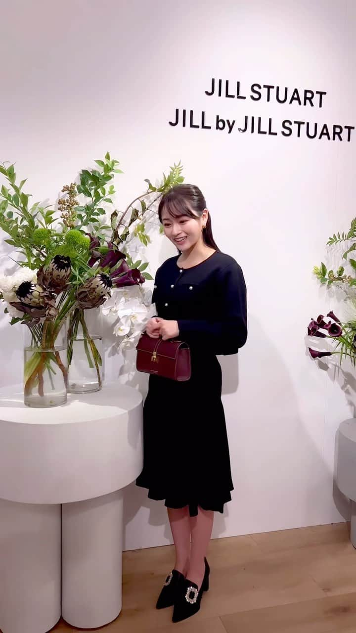 奥原ゆきののインスタグラム：「お仕事、プライベートで着れる秋服を探しに🐒  この時みたいな小さいバッグ可愛いけど、現実はパソコンが入る大きな鞄持って歩いてる😌  #JILL_23AW #jillbyjillstuart #jillby #ジルバイジルスチュアート @jillbyjillstuart_official」