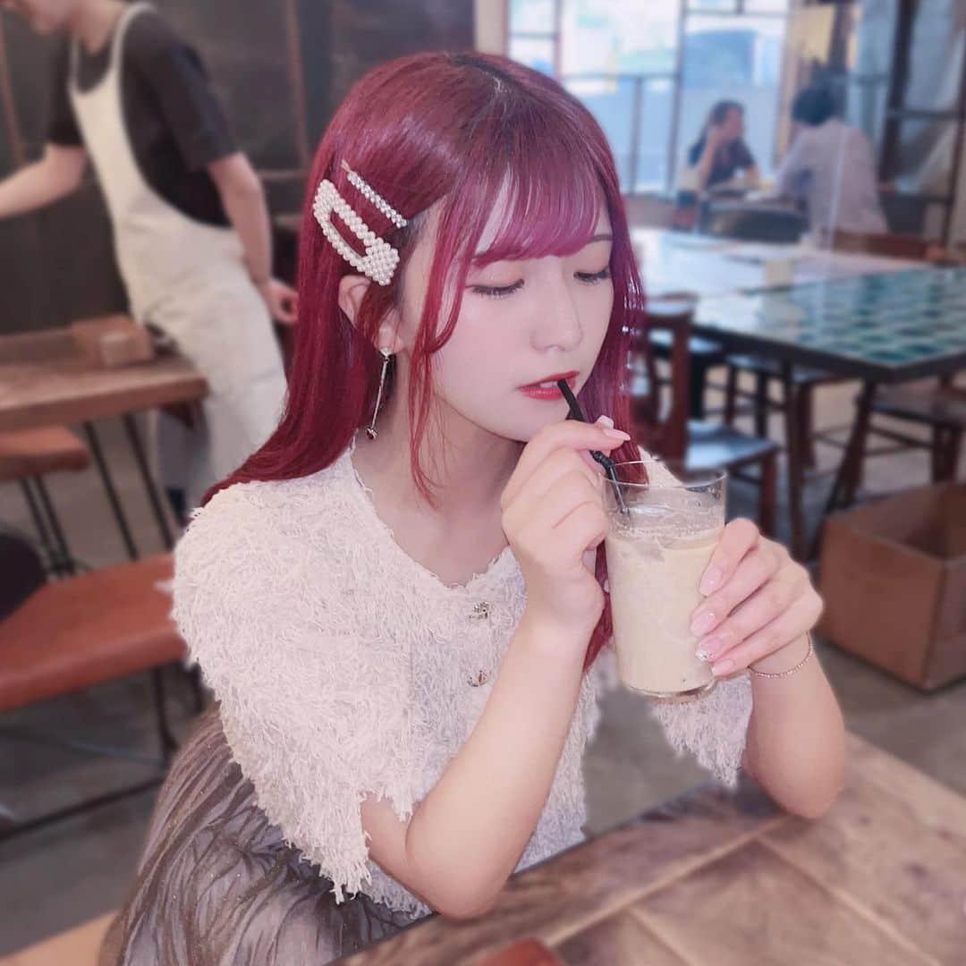 ちはるのインスタグラム：「. 美味しかった🧀私も炙られたい  #二子玉川カフェ #カフェ #cafe #cafesoultree #チーズケーキ #赤髪 #idol ##tflers #instagood #follow」