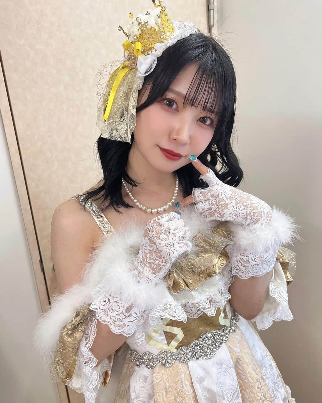 星野理沙のインスタグラム：「👑  君に心から思って欲しいの かわいいって！  👑」