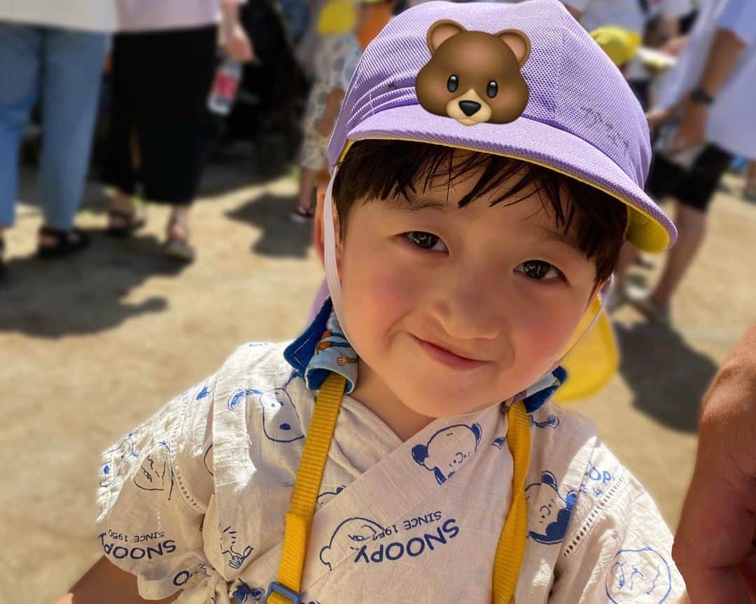 小泉留菜のインスタグラム：「🍉 . . 幼稚園の夏祭り👘✨ 暑い中わっしょいわっしょい頑張ってた👦🏻👏🏻 相変わらずまだまだ赤ちゃんで、 女の子たちにお世話されてた🙋🏻‍♀️💕笑 女の子ママたちから「遥大くんかわいいんだよ〜」の エピソード多くて聞けるだけで嬉しい😘🤲🏻 最近言葉ちょこちょこ出てきてるから ペラペラ早くお話ししたいな✨ . . 私も産後イベント初でママ友さんたちに おめでとういっぱい言ってもらえて幸せだった🥰🙏🏻 . . #幼稚園 #夏祭り #甚平  #3歳 #3歳男の子 #3歳児 #ママ #男の子ママ #ママスタグラム #25歳ママ #口唇口蓋裂 #関東ママ #埼玉ママ　 #出産 #出産報告 #ご報告 #第二子 #第二子出産 #赤ちゃん #ベビー #baby #女の子ママ #2児ママ #0歳 #0歳児 #0歳児ママ #兄妹」