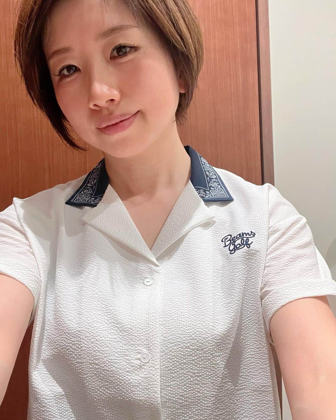 勝又優美さんのインスタグラム写真 - (勝又優美Instagram)「皆さまこんばんは！😃 今日は月曜日！夕刊フジの日でした！ 毎週月曜日は夕刊フジでゴルフレッスンをご覧ください😆 よろしくお願いします☺️  夕刊フジは電子版もおすすめ！ バックナンバーも読めます😆  夕刊フジ電子版はこちら↓ https://denshi.sankei.co.jp/application/fuji.html  今回のBEAMS GOLFウェアはこちら↓ https://www.beams.co.jp/item/beamsgolf/shirt/83020027444/?color=01  https://www.beams.co.jp/item/beamsgolf/skirt/83270026803/?rid=921  #夕刊フジ #pinggolf #beamsgolf  #勝又優美 #ゴルフ #ゴルフ女子 #golf #ゴルフコーデ #ゴルフウェア #ゴルフ女子コーデ #ゴルフレッスン #golfstagram#ゴルフウェアレディース #ゴルフファッション #ゴルフ好き #ファッション #ファッションコーデ  @beamsgolf」7月3日 22時52分 - yumi.katsumata