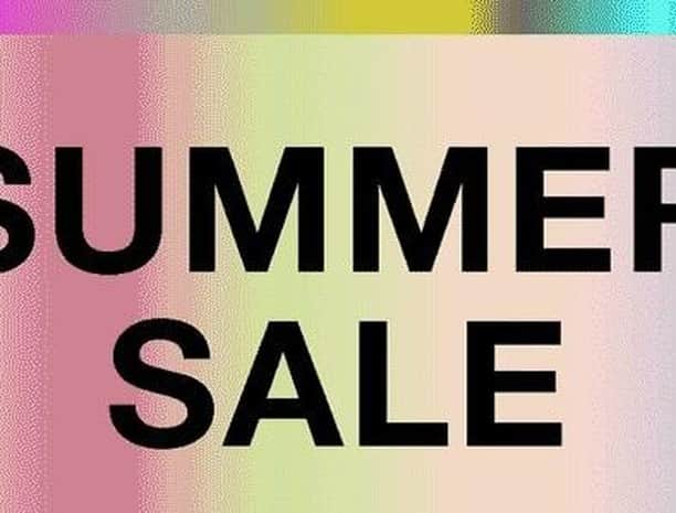 スタースタイリングのインスタグラム：「Summer sale: 20% discount on all t-Shirts and sweaters….. code: JULI-20 #summersale #ilovecolors #ilovepatterns #starstyling #20%off」