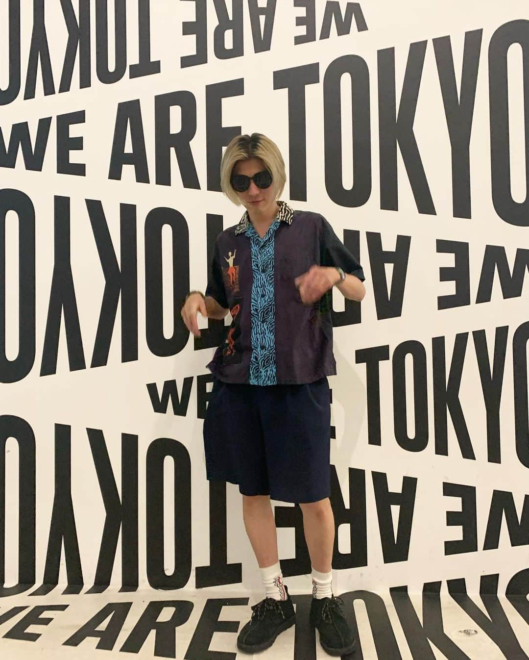 美留町恭兵のインスタグラム：「WE ARE TOKYO ✈️ 飛  ぶ　よ  shirt…TOGA pants…古着 socks…TOGA shoes…CLARKS sunglasses…SAINT LAURENT   #✈️#tokyo#toga#togapulla#saintlaurent#クラークスオリジナルズ #clarksoriginals #美留町kuu」