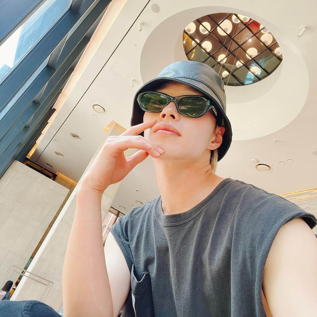 森次政裕のインスタグラム：「𝐇𝐞𝐥𝐥𝐨 𝐉𝐮𝐥𝐲🇰🇷🖤」