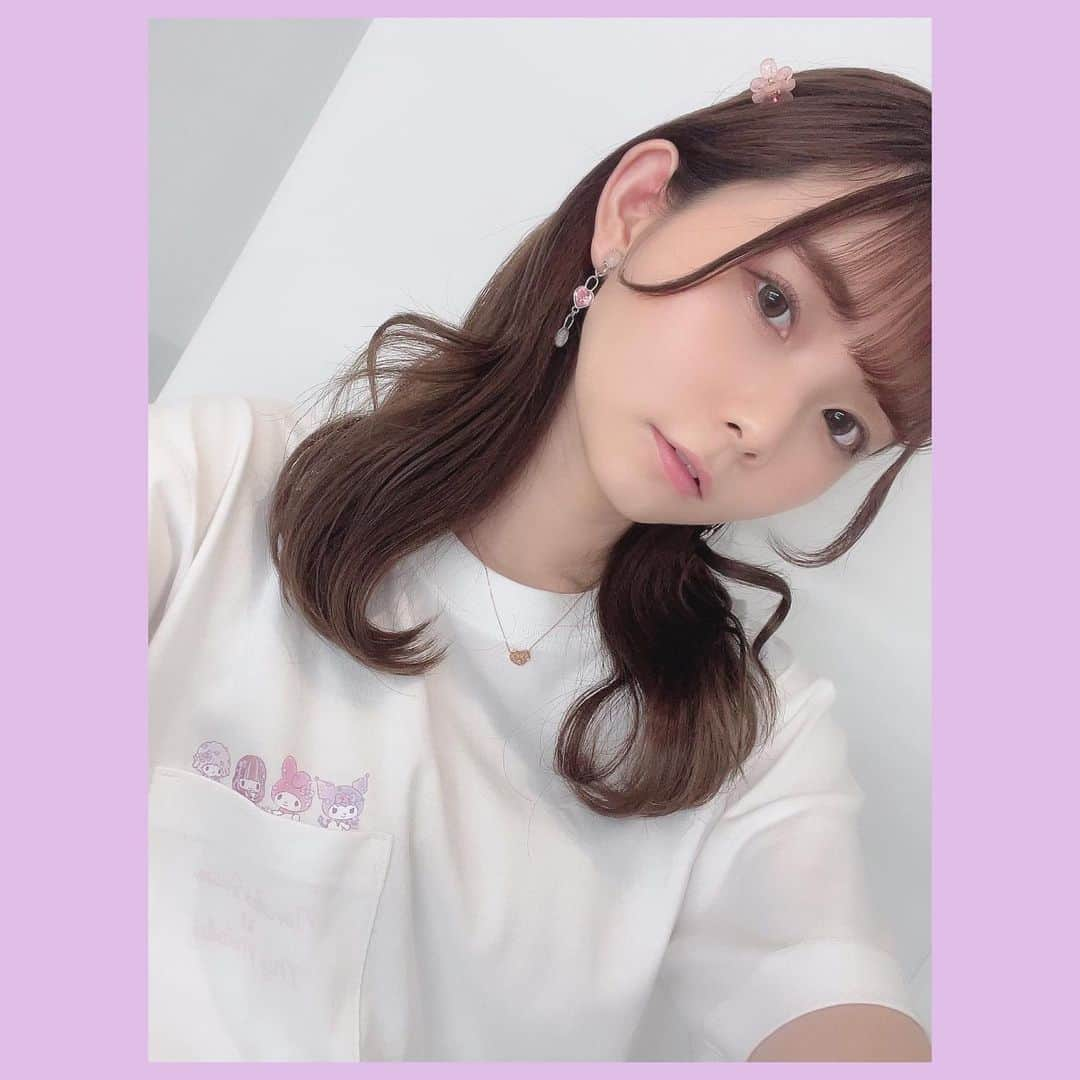 諏訪ななかさんのインスタグラム写真 - (諏訪ななかInstagram)「. #すわわマイメロ 第4弾のTシャツだよ💓  みんながポケットからのぞいててかわちい🫶🏻 ネックレスは前のコラボのときの🌸  メイク中はマイメロつけてるよᕱ⑅ᕱ︎  #マイメロディ #MyMelody」7月3日 23時22分 - n.suwawagram