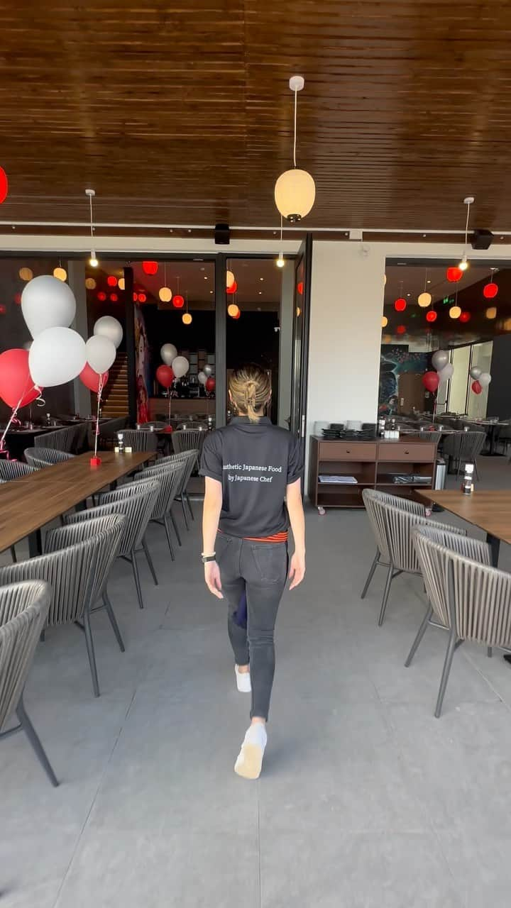 西澤良磨のインスタグラム：「Authentic Japanese Restaurant KOHAKU TODAY WE FINALLY OPEN in Ayia Napa!! ⁡ COME VISIT US!! ⁡ ついにオープンしたぜっ！！！ ⁡ キプロスで初めての本格 日本食レストラン！ ⁡ ⁡ #パーマネントトラベラー #キプロス #アヤナパ #ラーメン #連続起業家 #海外起業家 #世界を旅する #起業家 #起業 #海外起業 #人生は旅だ #Cyprus #AyiaNapa #sushi #ramen #cyprusfoodies」