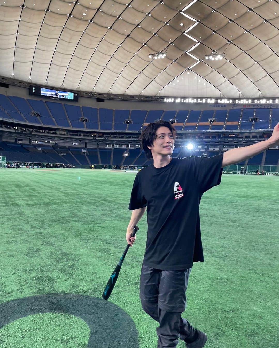 立石俊樹さんのインスタグラム写真 - (立石俊樹Instagram)「アクターズリーグ野球@東京ドーム ご観劇、配信でのご視聴ありがとうございました！！  開演前のリハから走り回ってました！えいとが撮ってくれた☺️  今年も東京ドームで 唯一無二の時間をみんなと過ごせたこと幸せに思います⭐️  沢山身体を動かしたのでしっかり休んで明日のドナミュ夜公演に備えます🛀みなさんもゆっくり休んでくださいね😌  #アクターズリーグ　#東京ドーム」7月4日 0時30分 - toshiki_tateishi