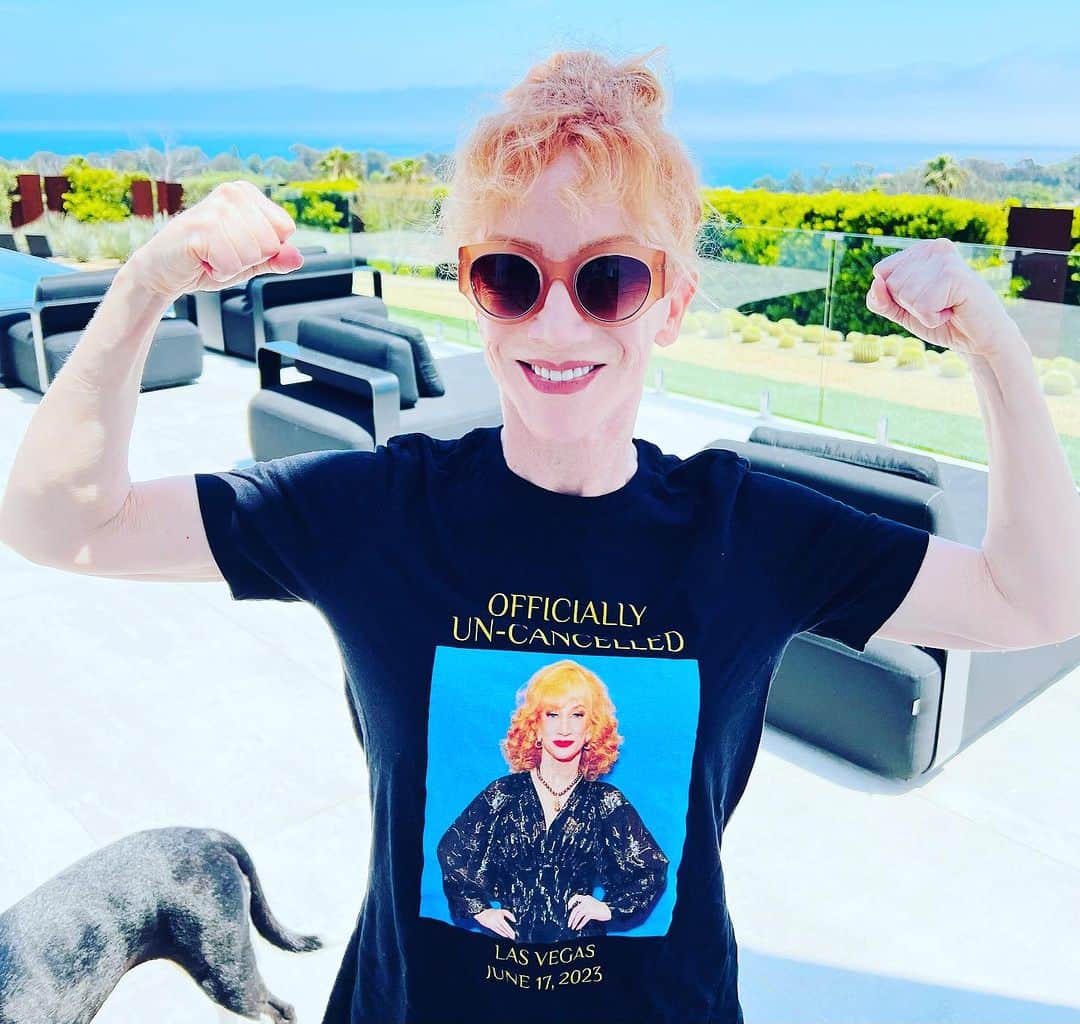 キャシー・グリフィンのインスタグラム：「Got this T-shirt from a fan at my Vegas show! Fingers crossed, it is true. I am ready for the phone to ring!  #KathyGriffin #kathygriffinwasright #Funny #Laugh #StandupComedian #StandupComedy」