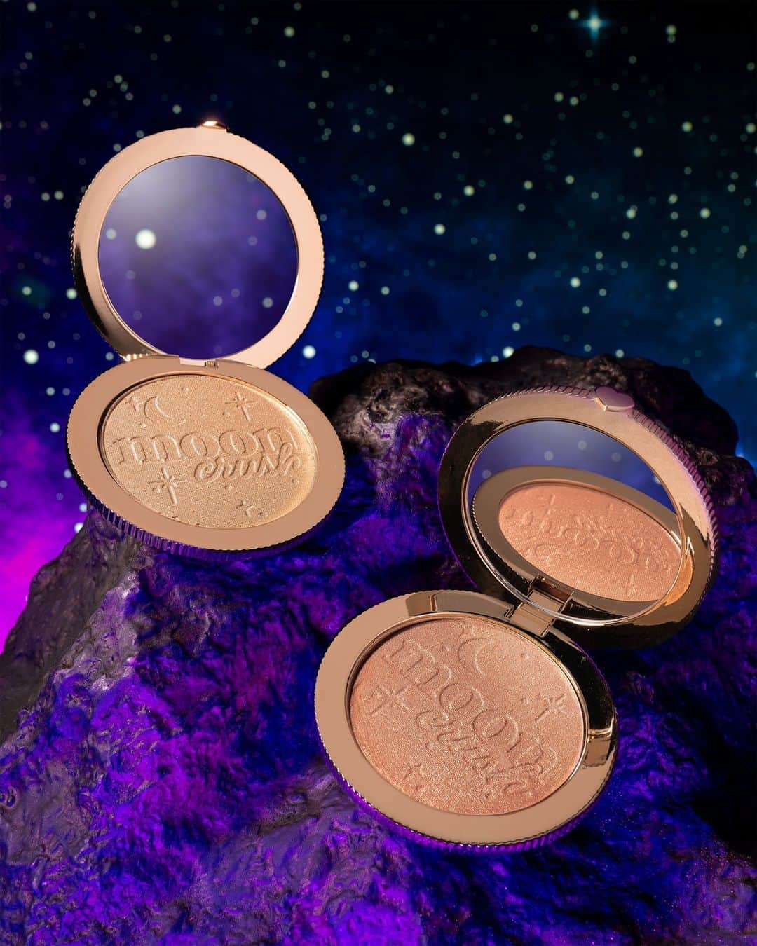 Too Facedさんのインスタグラム写真 - (Too FacedInstagram)「Meet our NEW Moon Crush Highlighters! ✨🌙 This next-generation, second-skin, glossy-glow highlighter gives you a moonlit luminescence that's out of this world! 💖 #toofaced #tfcrueltyfree」7月4日 0時47分 - toofaced