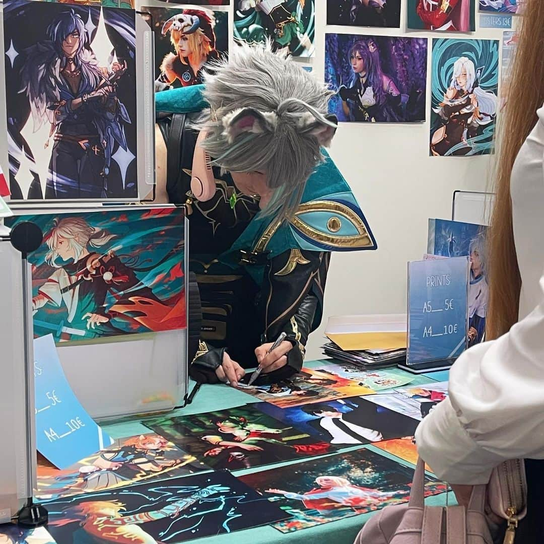 Geheさんのインスタグラム写真 - (GeheInstagram)「thank you so much for such a wonderful of @dokomi_expo 🥰 I'm returning home with lots of great memories and a bunch of new friends <3 I'm very grateful for everyone's kind words and support. I sold out on most of my merch, both cosplay and art 😭🫶 Can't wait for next year!」7月4日 0時58分 - geheichou